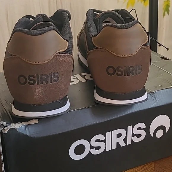 New in box! Osiris Mens Lincoln 11.5 black brown athletic skater sneaker Shoes